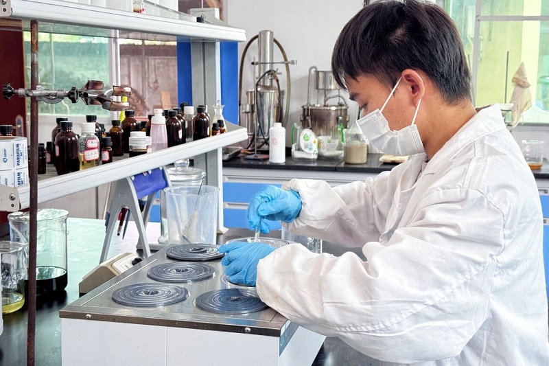 江口苗藥“香”飄海外 生物技術研發為傳統醫藥注入新動能，沖刺四季度跑出加速度